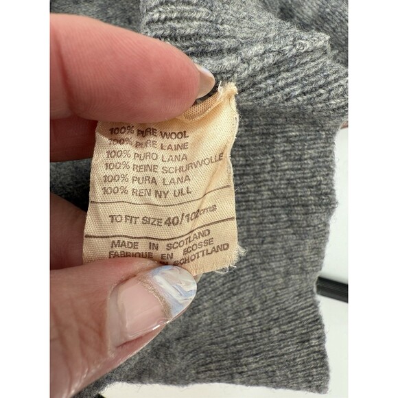 Vintage James Pringle Holm Woolen Mills Inverness Gray wPockets SIZE 40 Cardigan - Picture 12 of 13